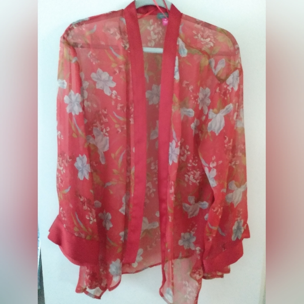 Floral top size medium will fit  large Red by Vince Camuto